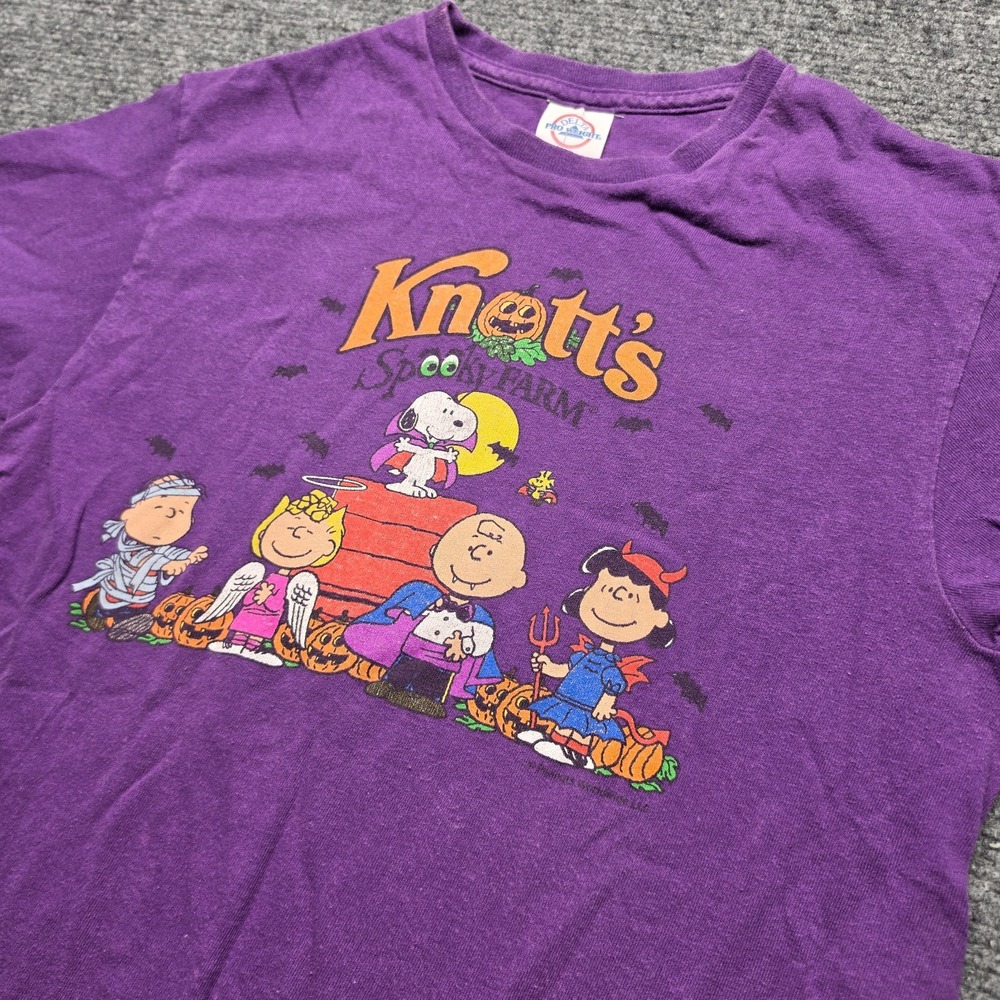 Knotts Spooky Farm Halloween T-Shirt Mens Small Purple Peanuts Snoopy Charlie Br